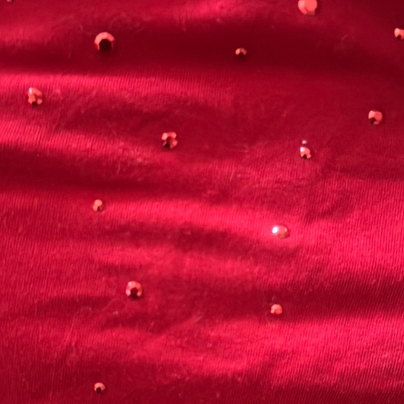 Relaxed Asymmetrical Red Blouse - Picture 4 of 4